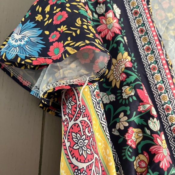 LAST CHANCE Floral Wrap Mini Dress - Picture 7 of 15